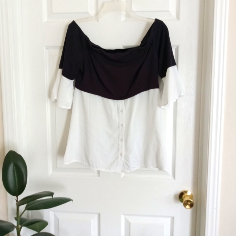 Venus Off Shoulder Top Button Up White Black Lightweight Medium